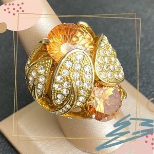 💕Beautiful Fashion Ring Gold Tone Topaz colored large Rivoli Stone Small CZ💕